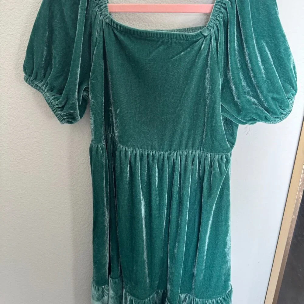 Carter’s Velvet Green‎ Dress Girls Sizes 10 & 12 Puff Sleeves